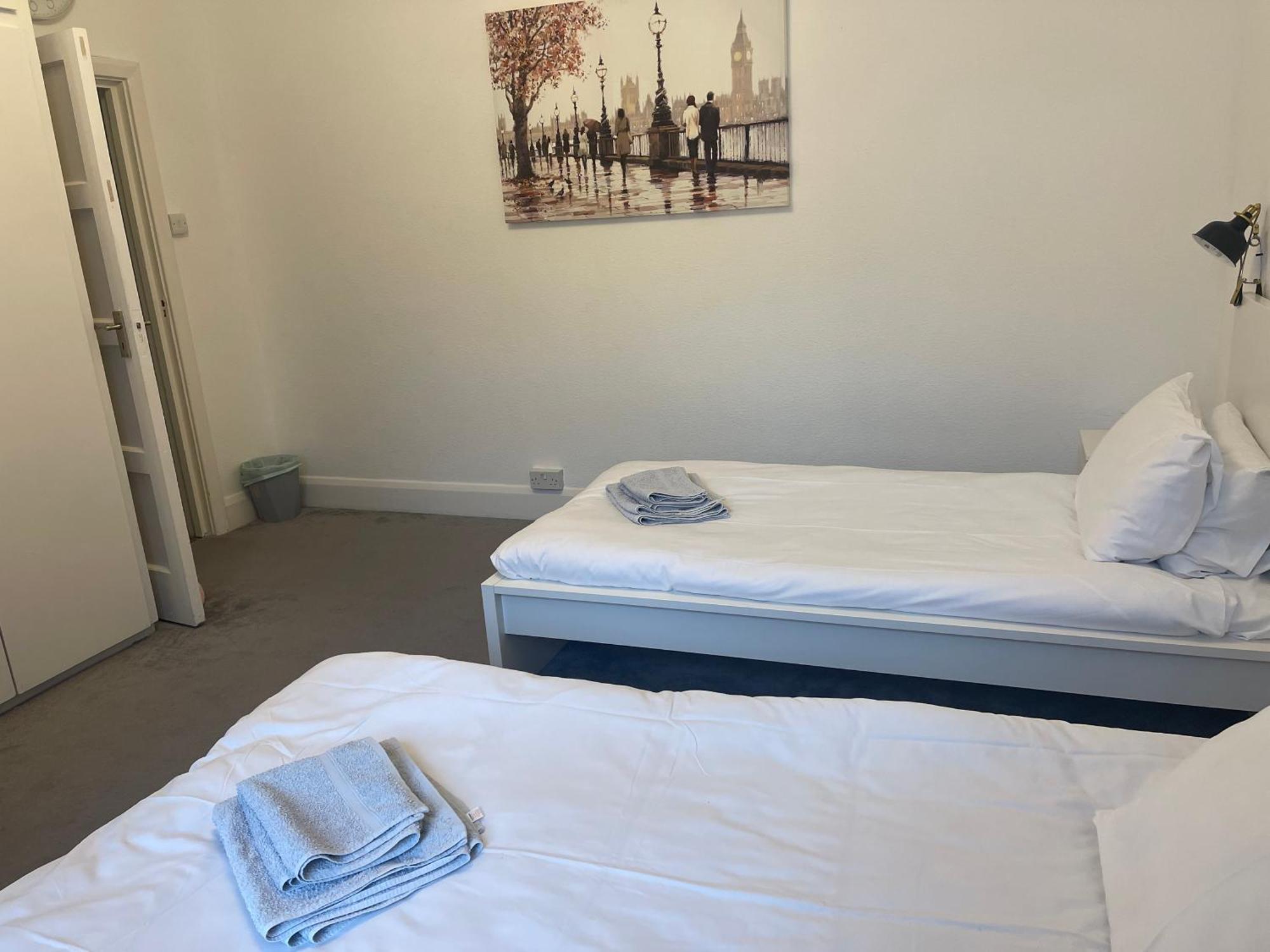 2 Bedroom Apartment Ground Floor Eastbourne Town Centre ภายนอก รูปภาพ